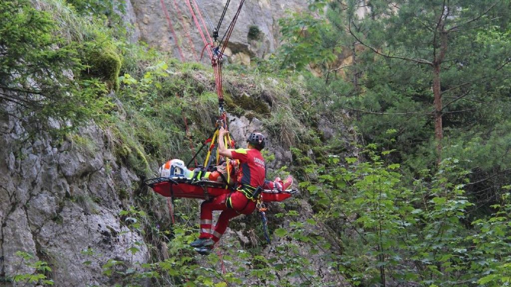 Salvamont Romania Fara 300 de posturi risca colapsul