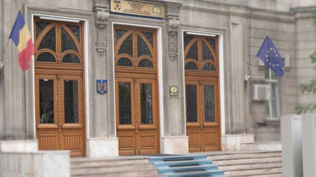 Un polistist din Arges retinut de DNA pentru mita