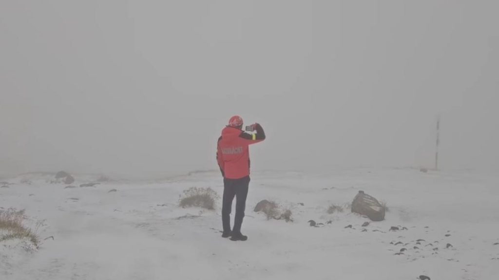 Zapada de cativa centimetri in Bucegi la final de august