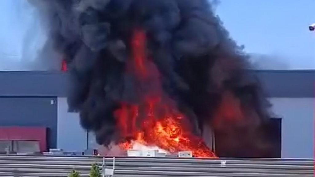 incendiu mare la un depozit din iasi mesaj ro alert emis