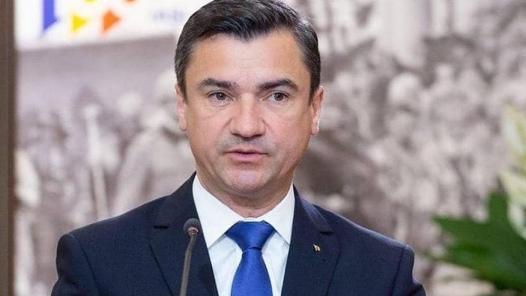 secretara primarului din iasi avea salariu mai mare