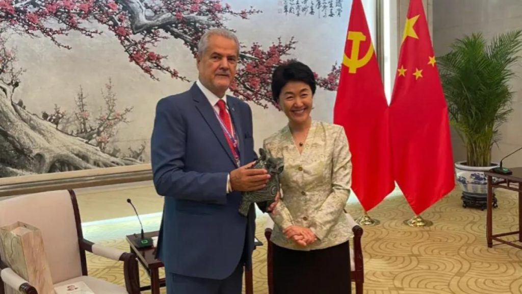 Adrian Nastase participa la parada militara de la Beijing