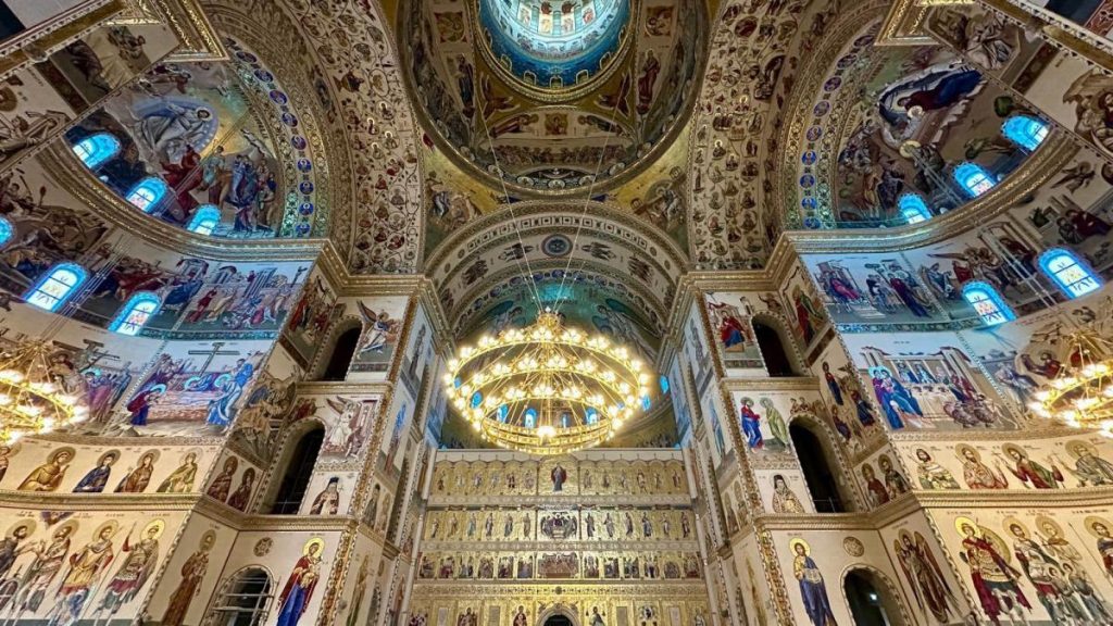 Catedrala Mantuirii Neamului Imagini interioare spectaculoase