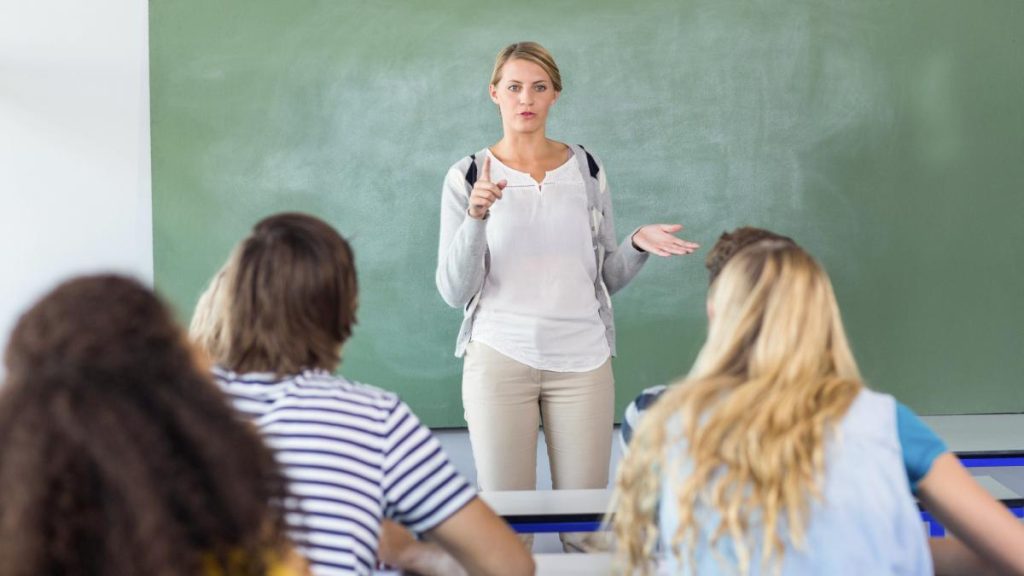 Ce salariu are un profesor in Romania