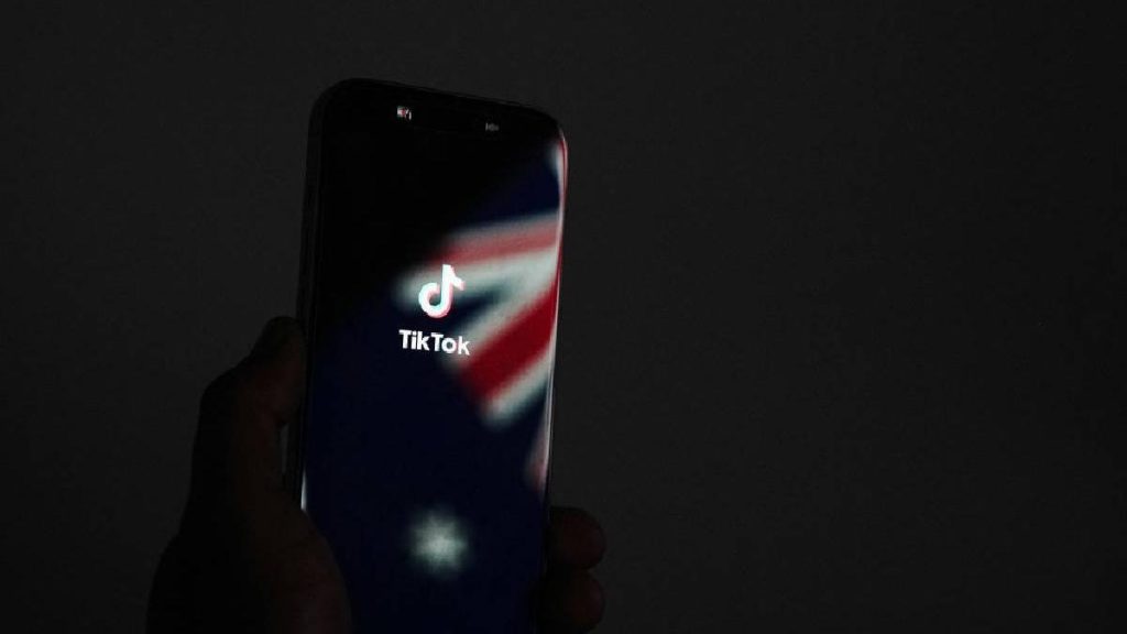 Dezinformarea nu se refera doar la daci CNA cere TikTok sa blocheze conturi false
