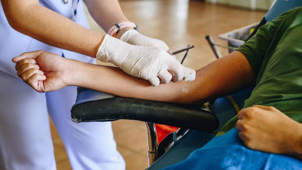 Donarea de sange suspendata din cauza virusului West Nile