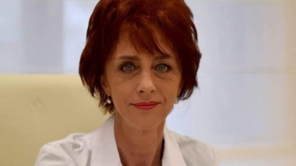 Flavia Grosan cercetata disciplinar de Colegiul Mediciilor
