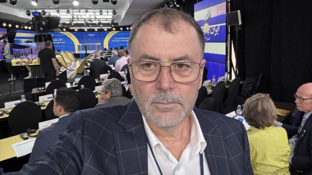Fostul adjunct al SIS racola studenti din Romania