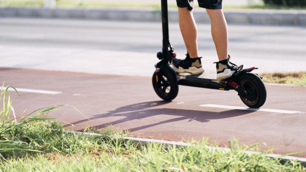 Lucian Bode dezbateri in Comisia Transporturi despre trotinete electrice