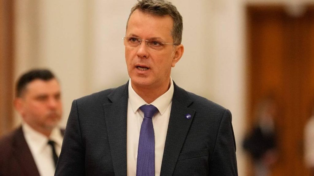 Ministrul Apararii Ionut Mosteanul Potra a avut suport din statul roman