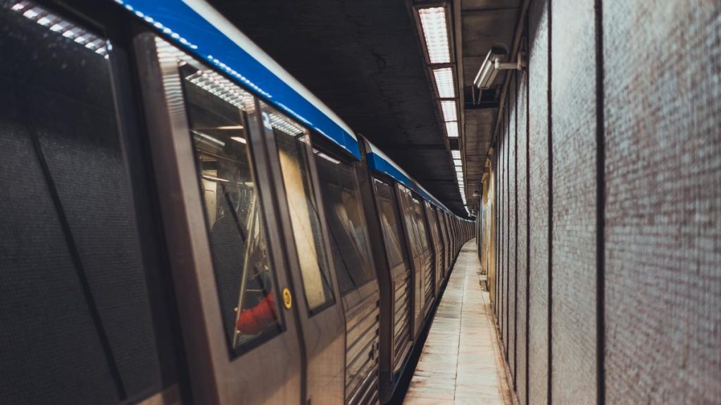 Ministrul Transporturilor evacueaza Metrorex din Palatul CFR