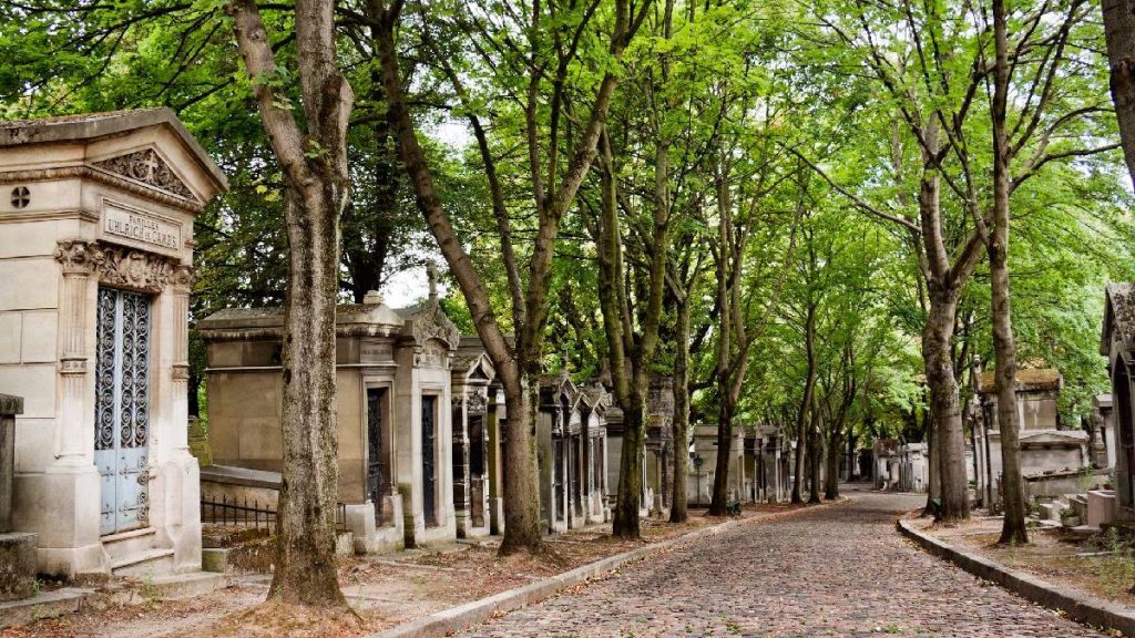 Mormantul lui George Enescu din Paris a fost neglijat