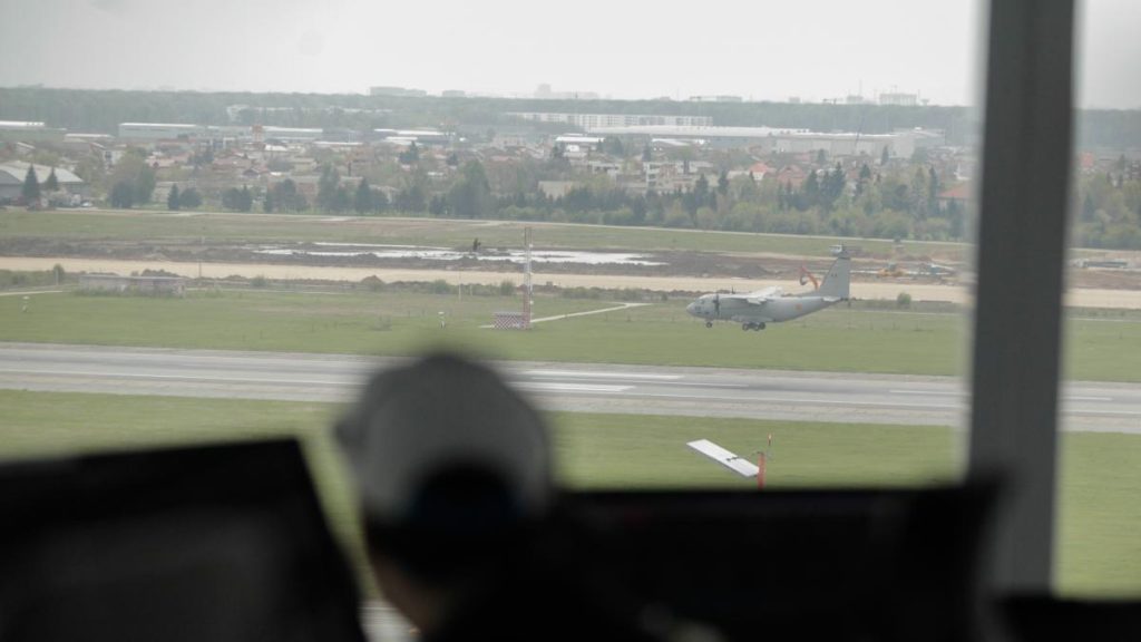 O drona necunoscuta a survolat aeroportul Otopeni