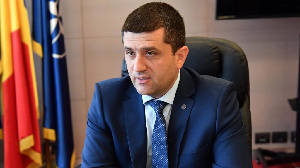 Radu Miruta afirma ca Romaero are cabina de vopsit dar foloseste hangarul ca depozit