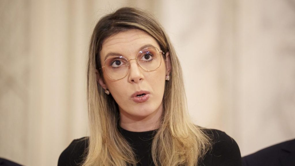 Sorin Grindeanu despre ministra Buzoianu Creeaza in popandaii care opresc Rastolnita