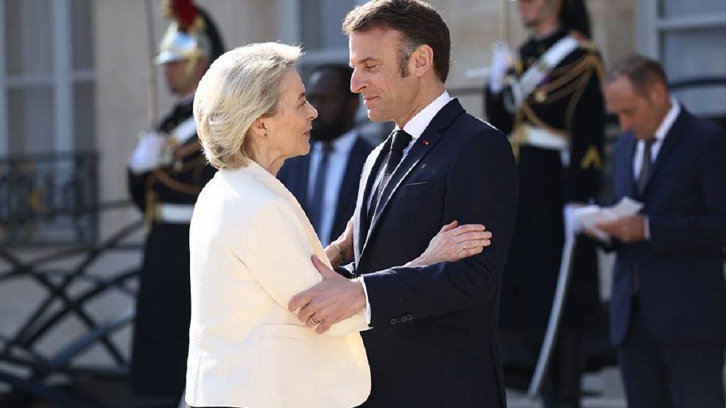 Ursula von der Leyen anchetata pentru un mesaj sters de la Macron