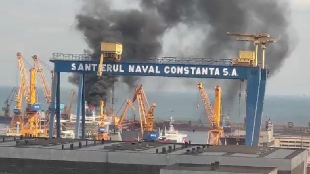 Incendiu pe Şantierul Naval din Constanţa, după explozie incendiu pe santierul naval din constanta dupa explozie