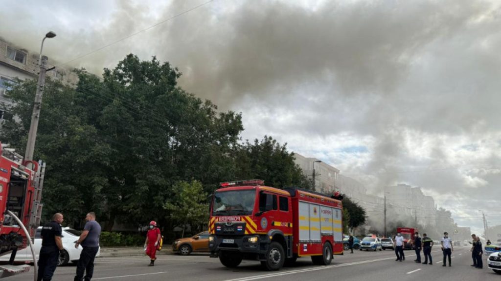 incendiu puternic in Constanta barbat inconstient 60 autoevacutari