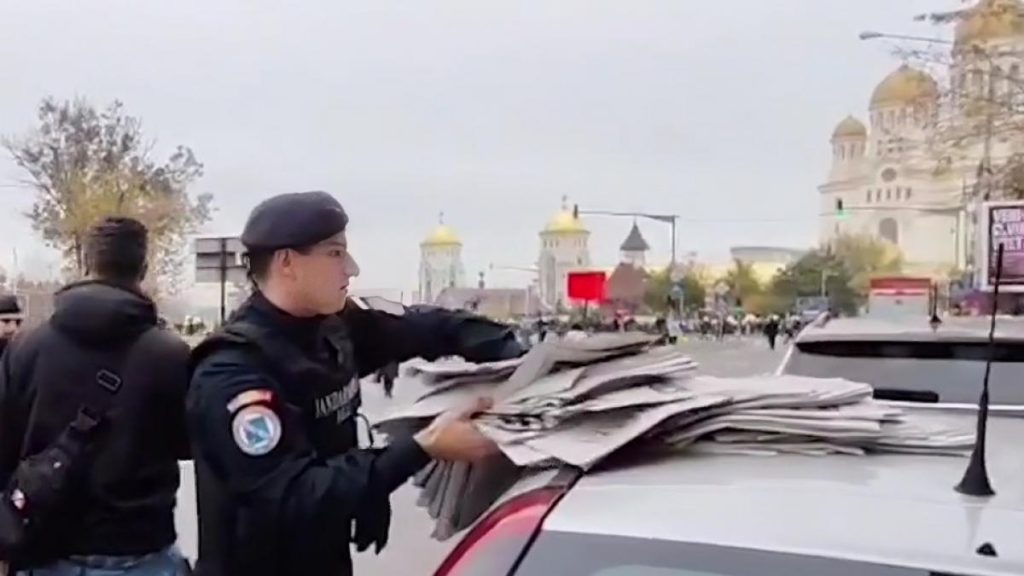 Barbat retinut pentru impartirea de ziare pro fasciste