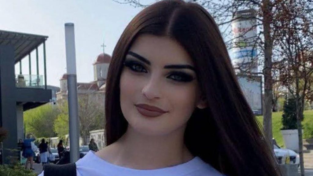 Madalin 17 ani disparuta de o luna si jumatate