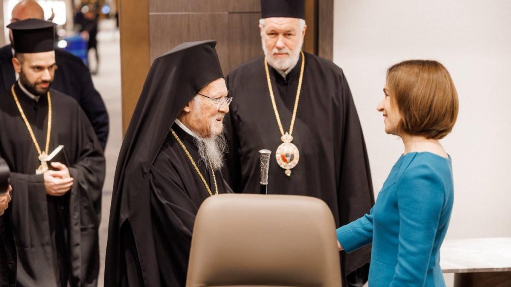 Maia Sandu, mesaj la sfințirea Catedralei Naționale: „Reflecție asupra credinței și tradițiilor” Maia Sandu mesaj la sfintirea Catedralei Nationale Reflexie asupra crediintei si traditiilor