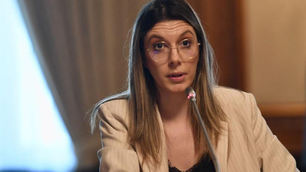 Nereguli grave la Apele Române, directora amenință cu demiteri Nereguli grave la Apele Romane directora ameninta cu demiteri