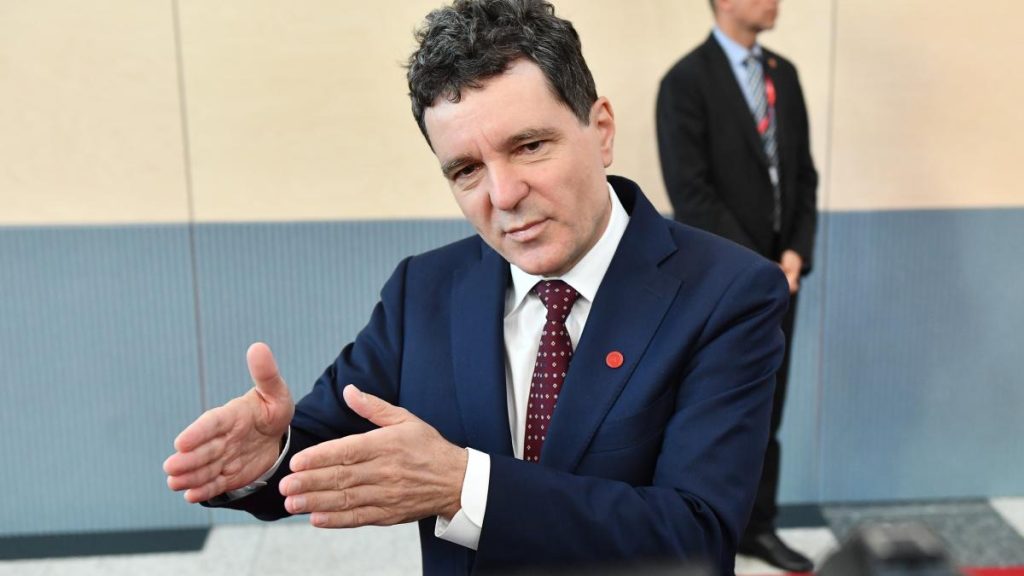 Nicuser Dan despre controversa TVA la gem Nu interzicem oamenilor gemul