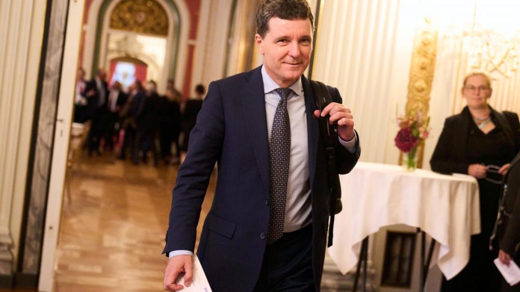Nicușor Dan răspunde românilor: PSD este răul necesar? Nicuser Dan raspunde romanilor PSD este raul necesar