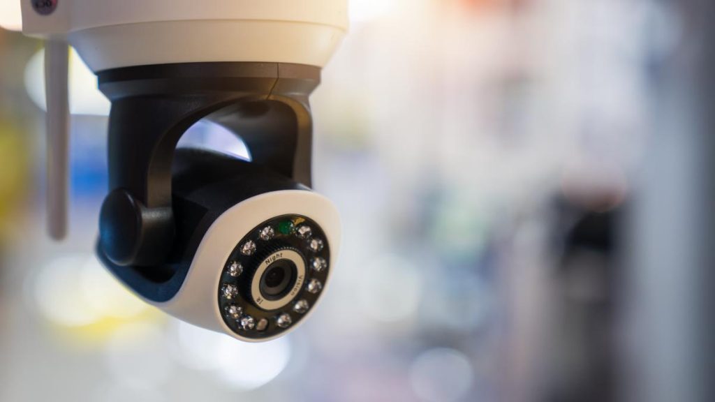 Pacientii si medicii din spitale vor fi supravegheati cu camere video