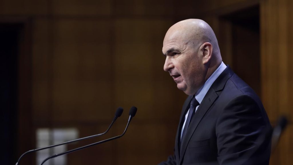 Premierul Bolojan, despre vila sa: „Nu am stat ilegal” Premierul Bolojan despre vila sa Nu am stat ilegal
