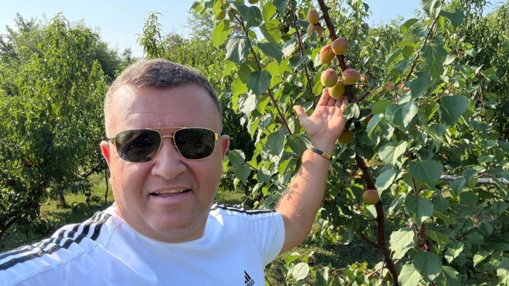 Primarul care isi ia concediu neplatit pentru datoriile primariei