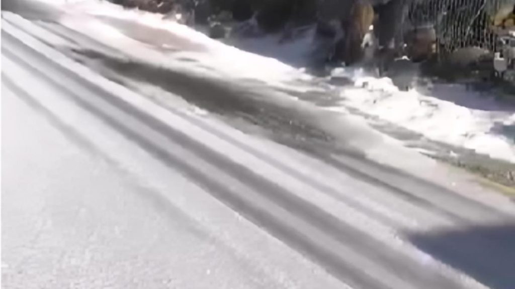 Primul sector al Transalpinei inchis din cauza viscolului