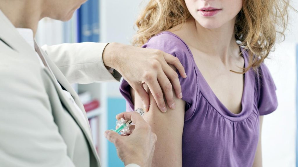 Vaccinul anti HPV este gratuit pentru tinerii sub 26 de ani