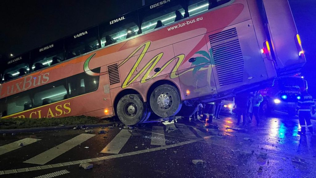 Accident in Braila Autobuz cu ucraineni in sant