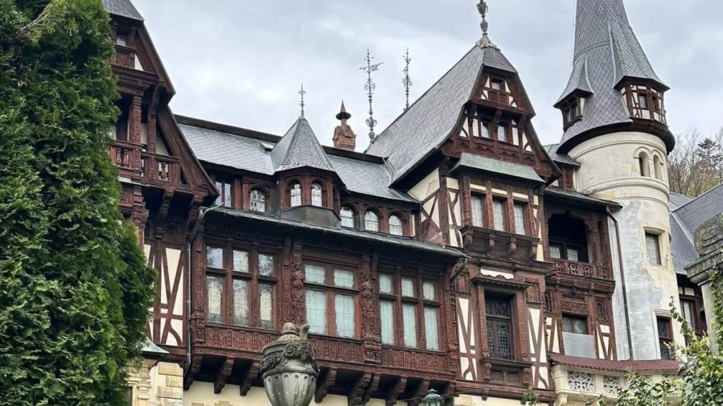 Casa Regală vinde Hotelul „Furnica” din Sinaia. Casa Regala vinde Hotelul Furnica din Sinaia