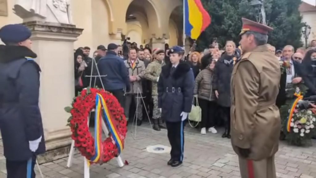 Huiduieli la Alba Iulia în timpul ceremoniei naționale Huiduieli la Alba Iulia in timpul ceremoniei nationale