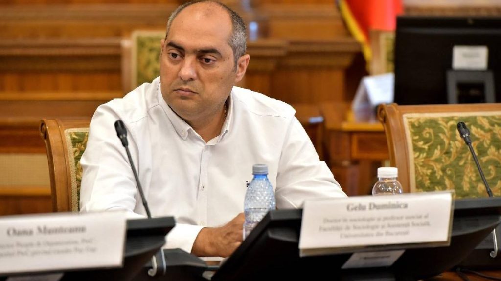 Patriotismul exista dar il traim diferit avem multi sefi si putini lideri