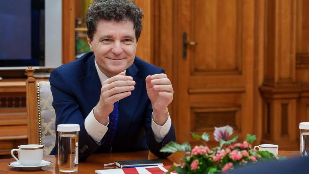 Salariile consilierilor prezidentiali 24 consilieri ai lui Nicusor Dan