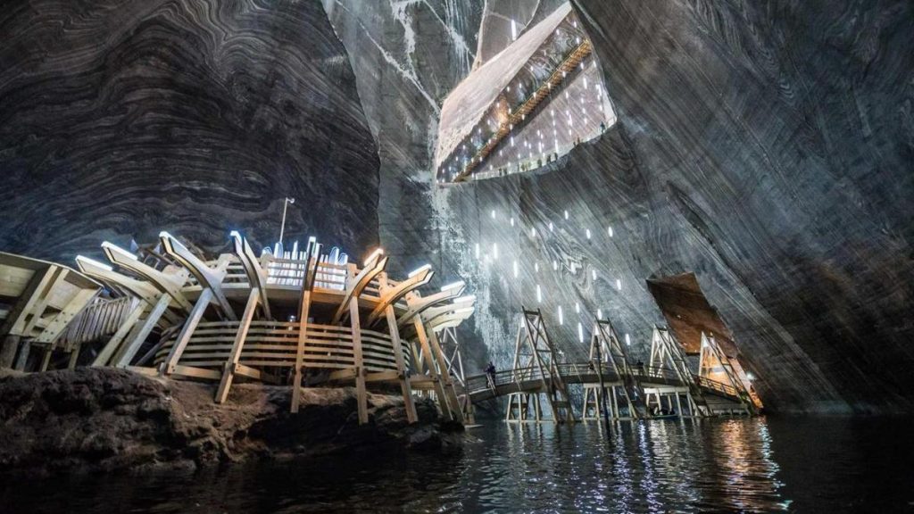 Un afacerist din Oradea a pus sechestru pe Salina Turda