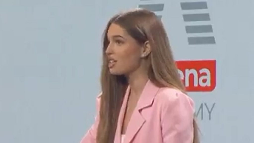 Visul de a fi prezentator TV se conturează la Antena Academy. Visul de a fi prezentator TV se contureaza la Antena Academy