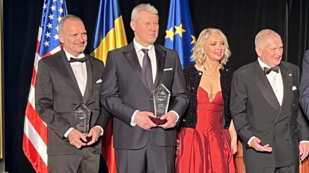 Cătălin Predoiu a primit Premiul Internațional în SUA Catalin Predoiu a primit Premiul International in SUA