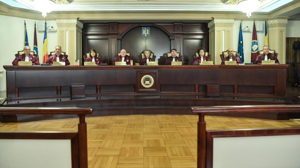 Cei 4 judecatori plecati din CCR explica legea pensiilor