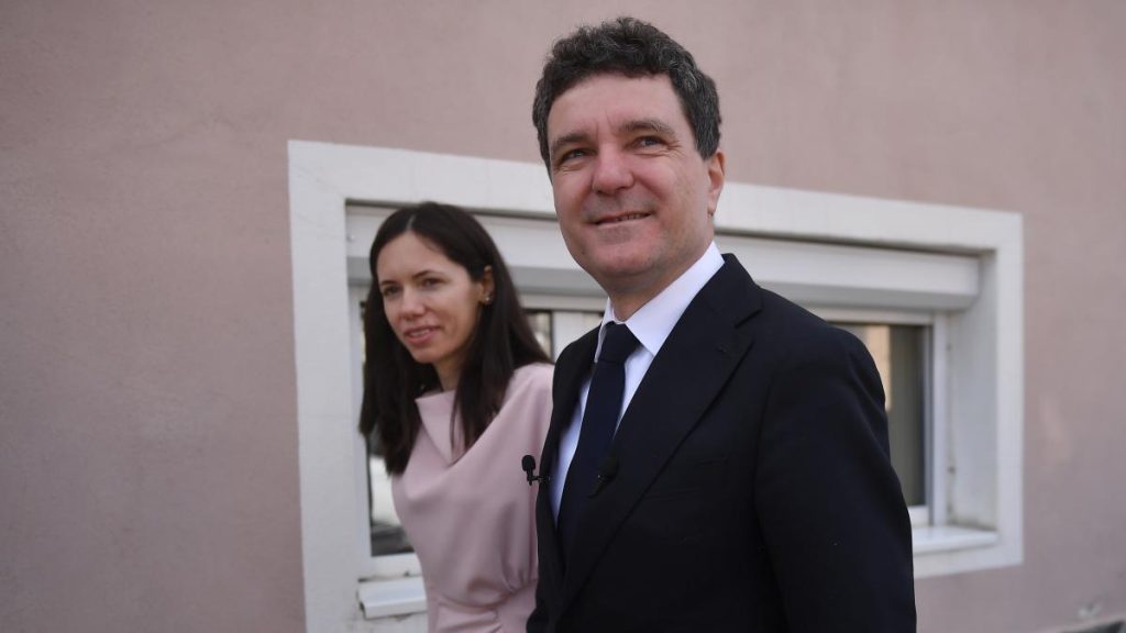 Cum s-au întâlnit Mirabela Grădinaru și Nicușor Dan Cum s au intalnit Mirabela Grdinaru si Nicusor Dan