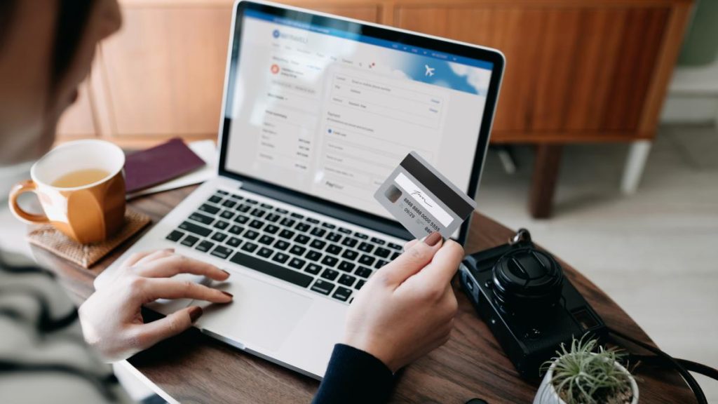 Cum sunt păcăliți românii să plătească mai mult online Cum sunt pacaliti romanii sa plateasca mai mult online 1