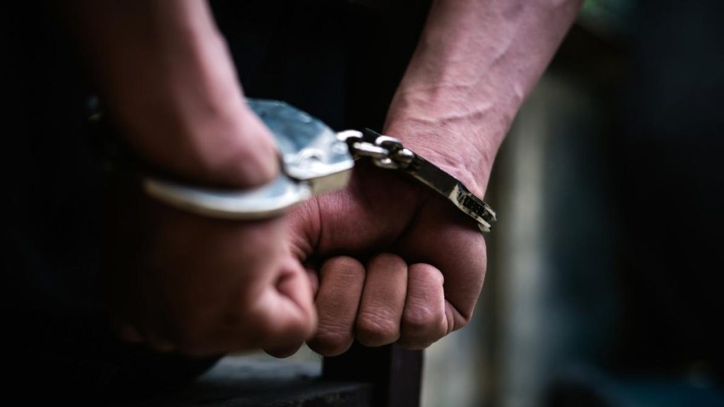 Doi romani si un ucrainean prinsi cu droguri in masina