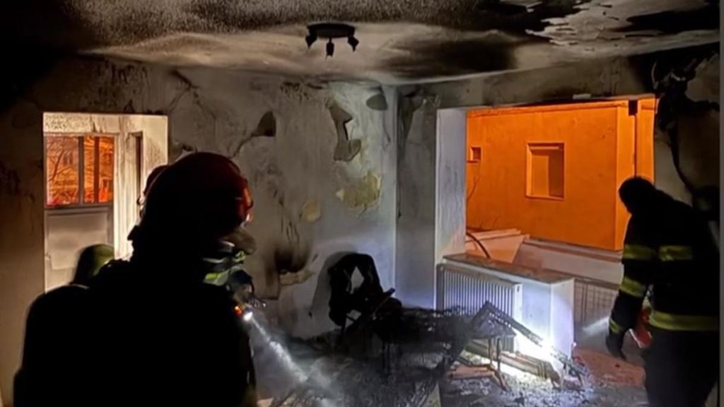 Explozie puternica intr un bloc din Onesti de Cratun