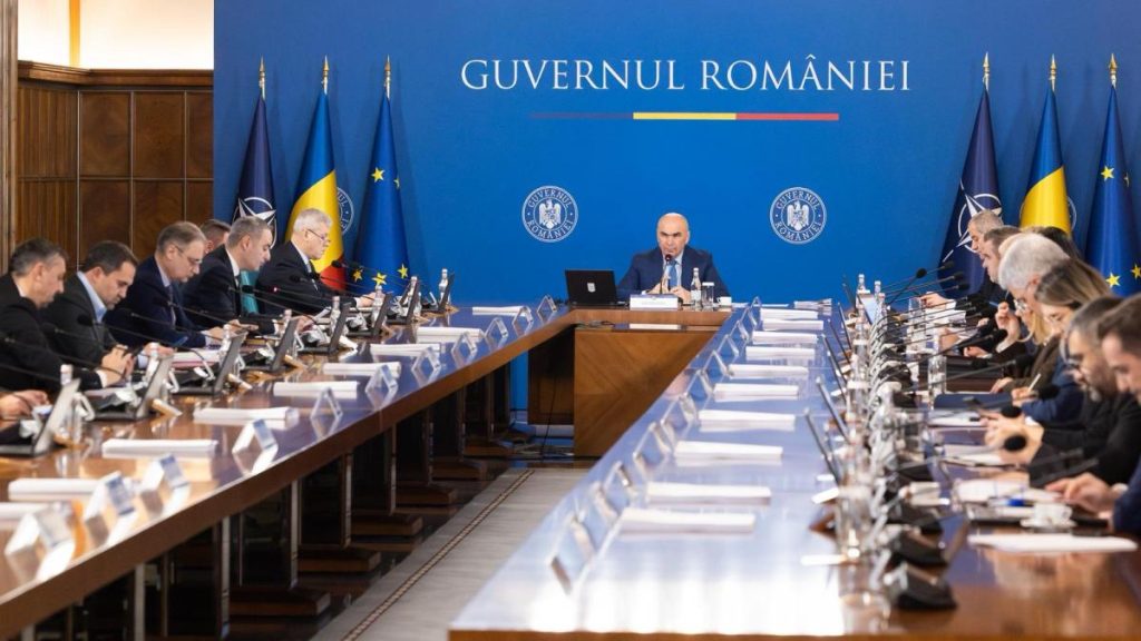 Guvernul pregătește ordonanța trenuleț: salarii și pensii înghețate. Guvernul pregateste ordonanta trenulet salarii si pensii inghetate