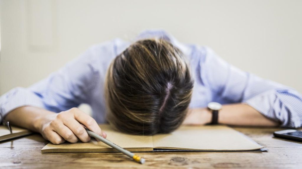 Guvernul pregateste un sistem pentru raportarea violentei la munca