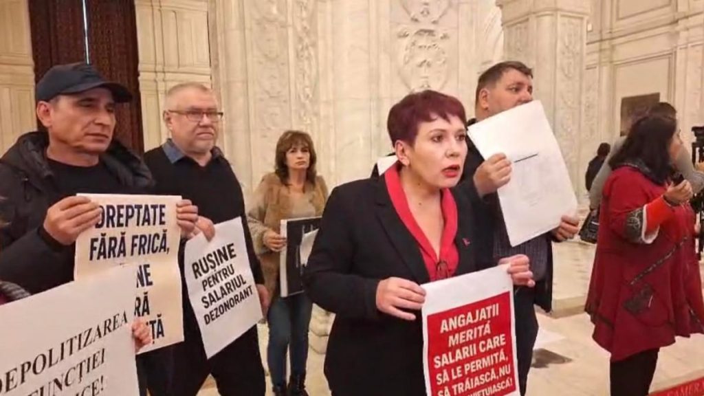 Ilie Bolojan huiduit de angajati la sedinta de Ziua Nationala