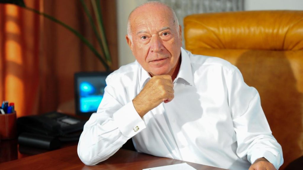 Mesajul de Crăciun al lui Dan Voiculescu: „Să nu uităm de cei care ne-au făcut mari” Mesajul de Craciun al lui Dan Voiculescu Sa nu uitam de cei care ne au facut mari